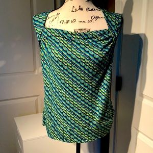 Cap sleeve, scoop neck top 8/10